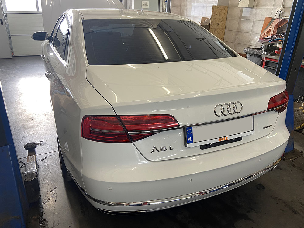 audi-a8-gaz-lpg-tyl-samochodu